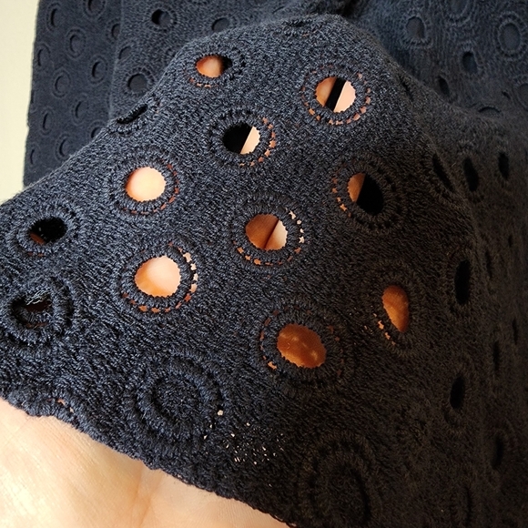 Lands' End Eyelet Navy knit a-line skirt. Women's size 8 - Picture 2 of 13